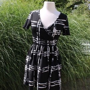 FINN & CLOVER PRINTED SKATER DRESS SIZE M